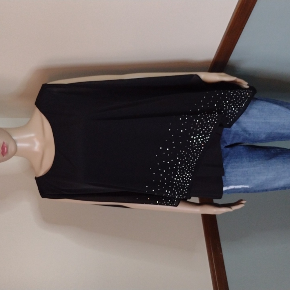 NWT Jennifer Lopez Tunic Style Top